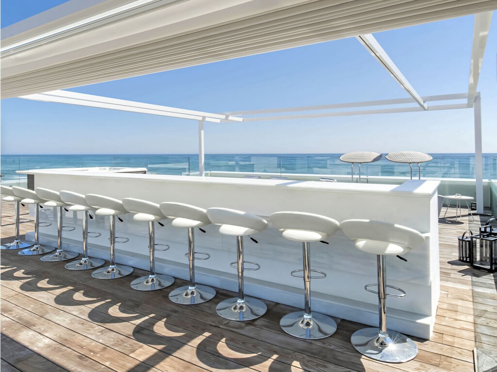 Costabella Beachfront Villa_14