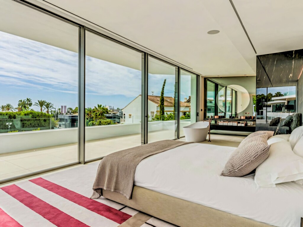 Golden Mile Luxury Villa_11