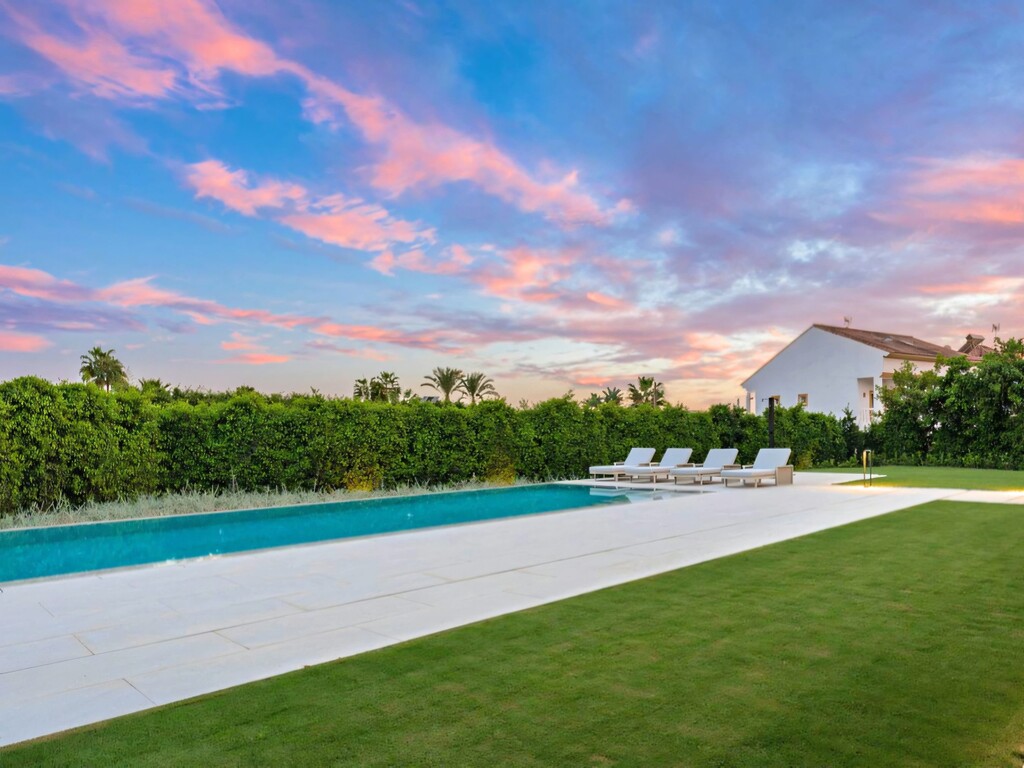 Golden Mile Luxury Villa_16