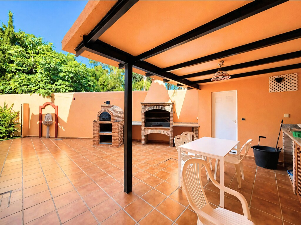Marbella semi-detached villa_15