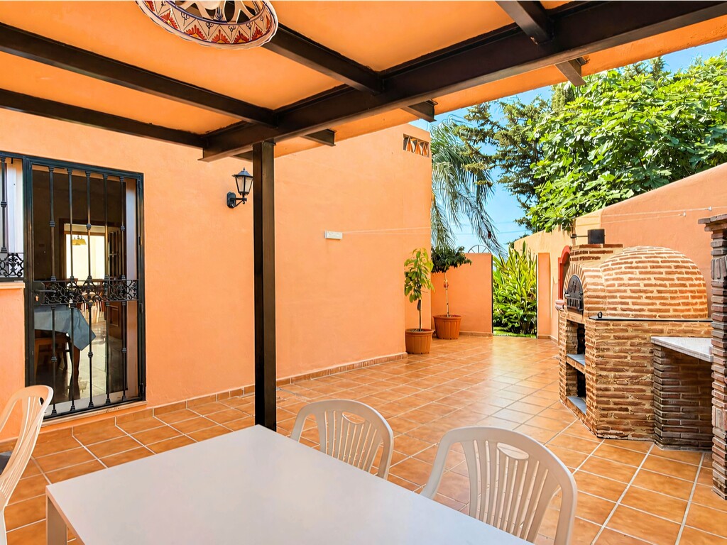 Marbella semi-detached villa_16