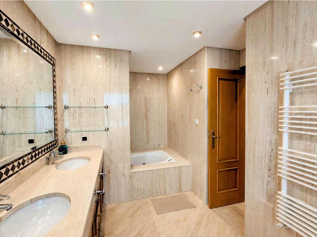 Marbella semi-detached villa_22