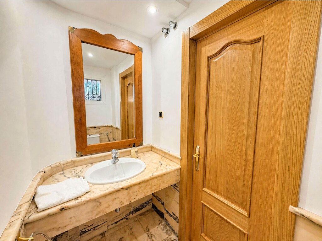 Marbella semi-detached villa_27
