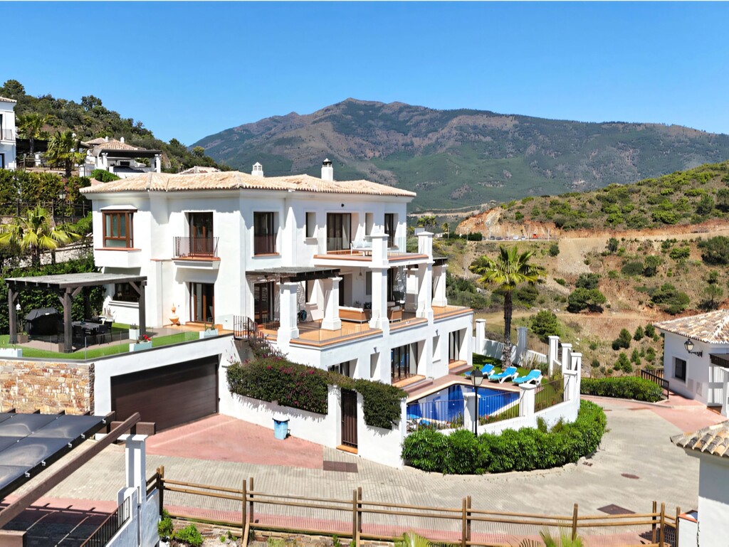 Benahav&iacute;s Hills Country Club Villa_9