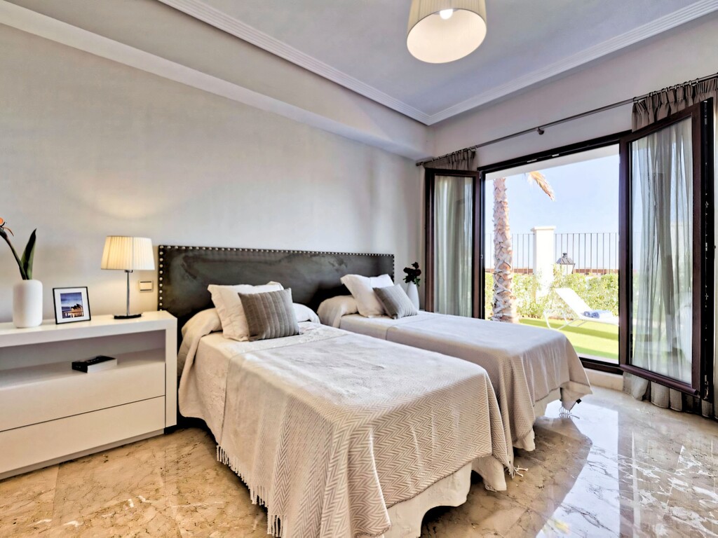 Benahav&iacute;s Hills Country Club Villa_40