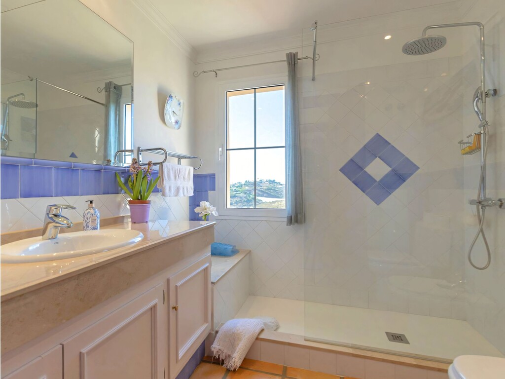 Elviria family villa_23