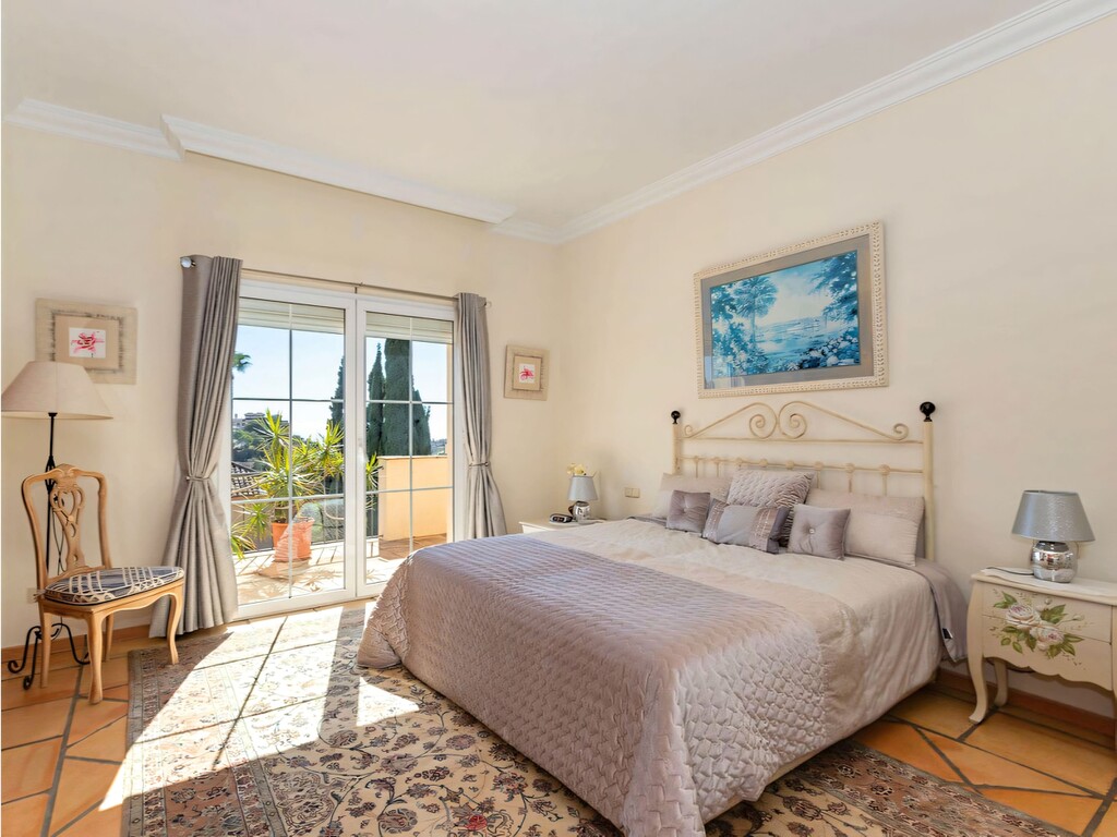 Elviria family villa_32
