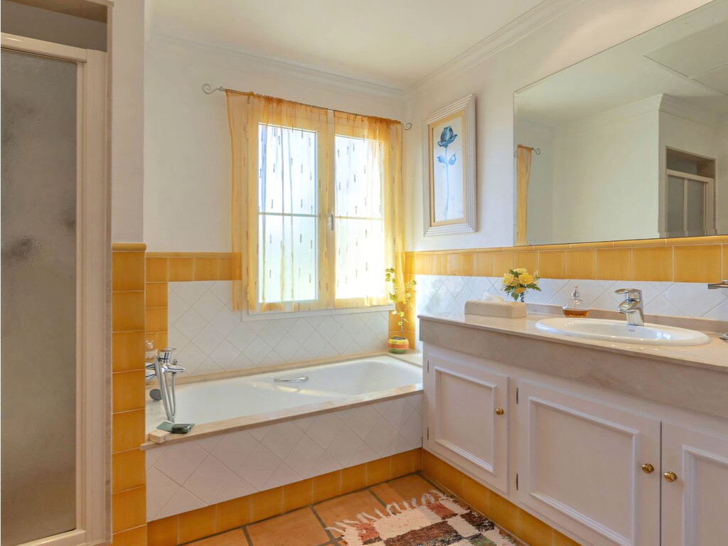 Elviria family villa_34