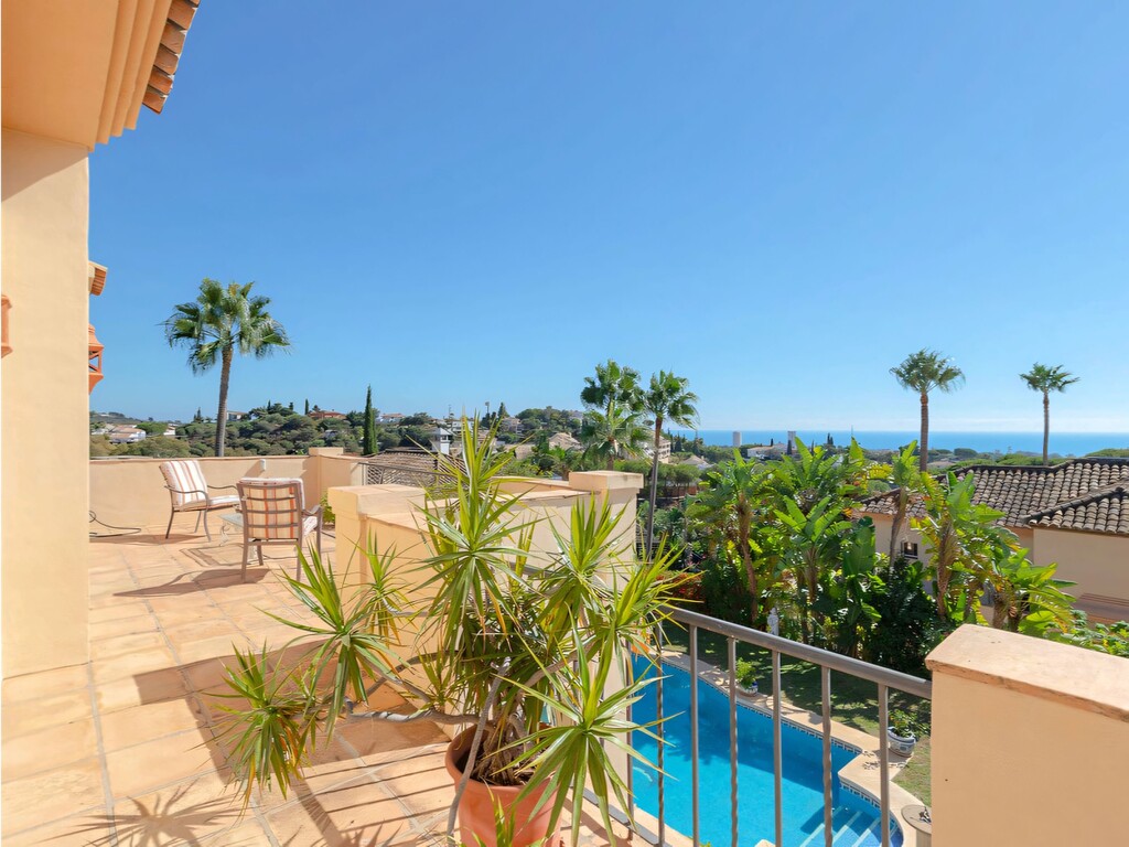 Elviria family villa_35