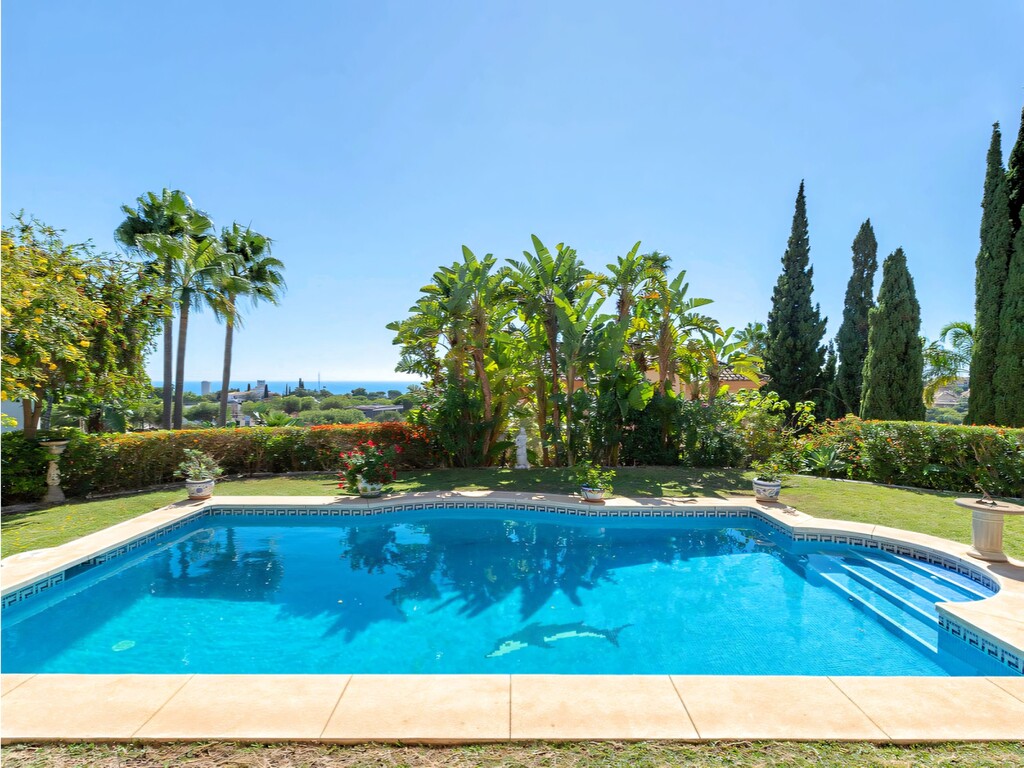 Elviria family villa_38
