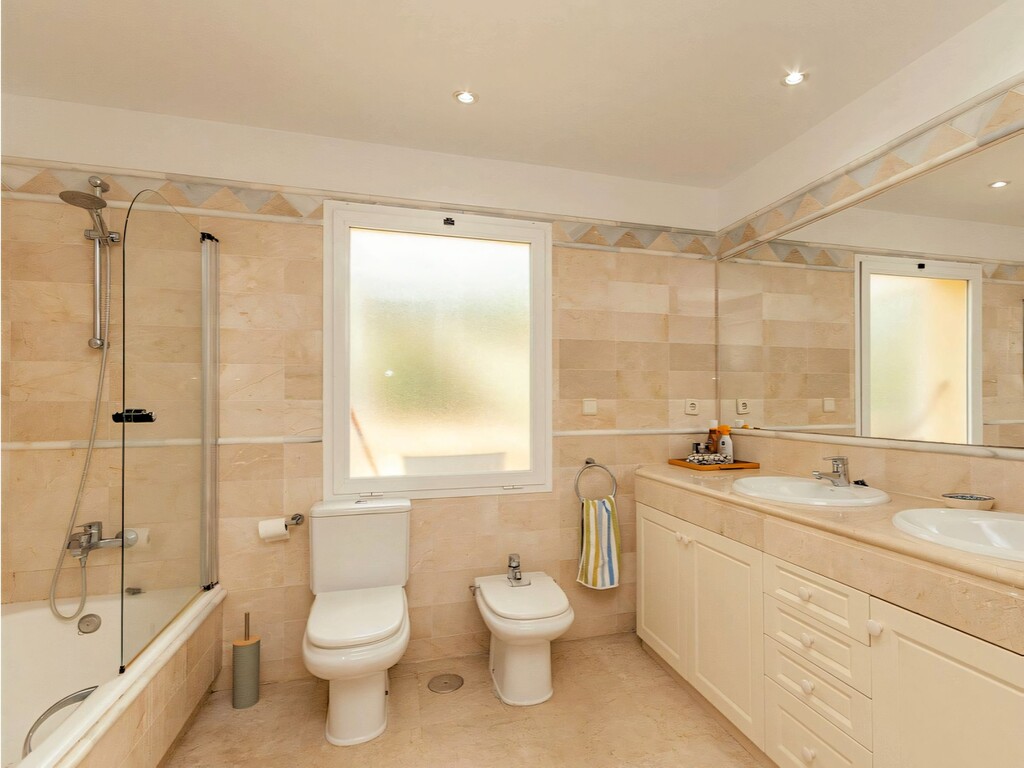 Elviria Hills duplex penthouse_12