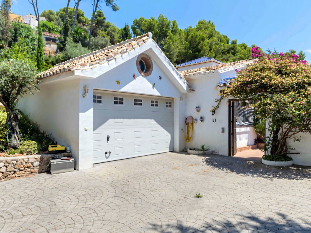 Mijas five-bedroom villa_27