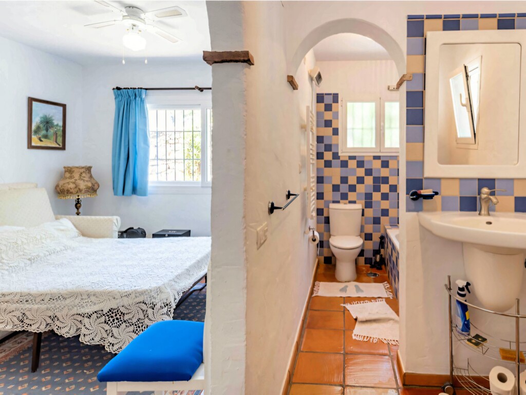 Mijas five-bedroom villa_11
