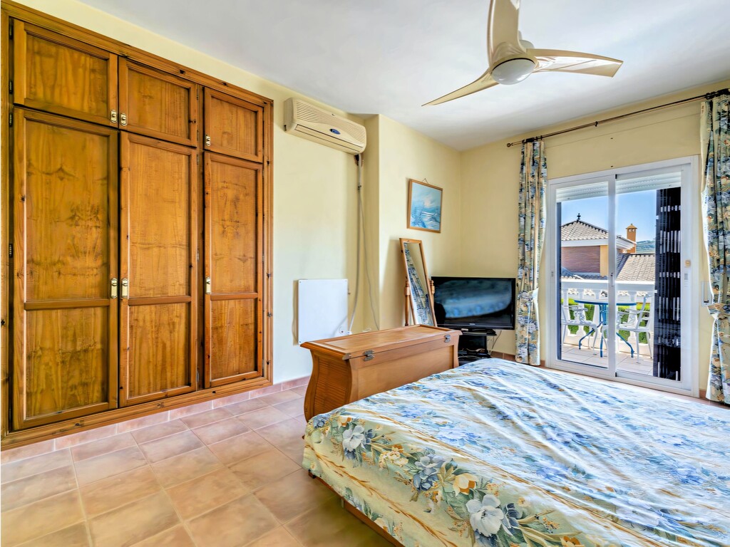 Co&iacute;n Family Villa_10