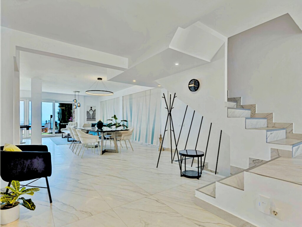 Oj&eacute;n villa with sea views_22