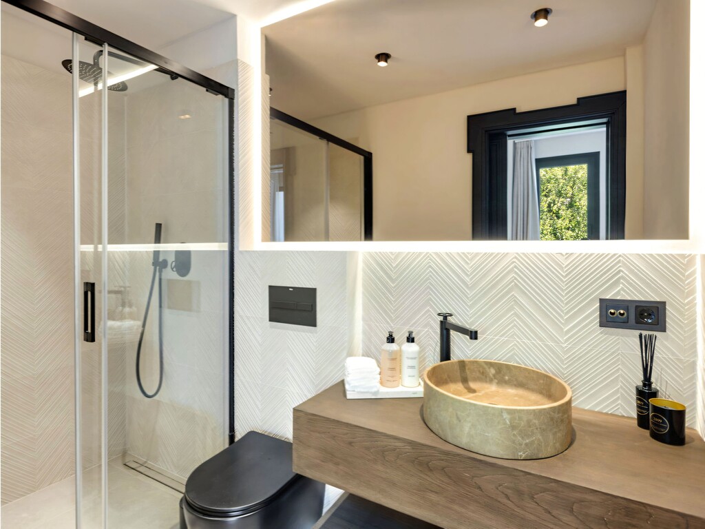 Renovated Nueva Andalucia villa_31