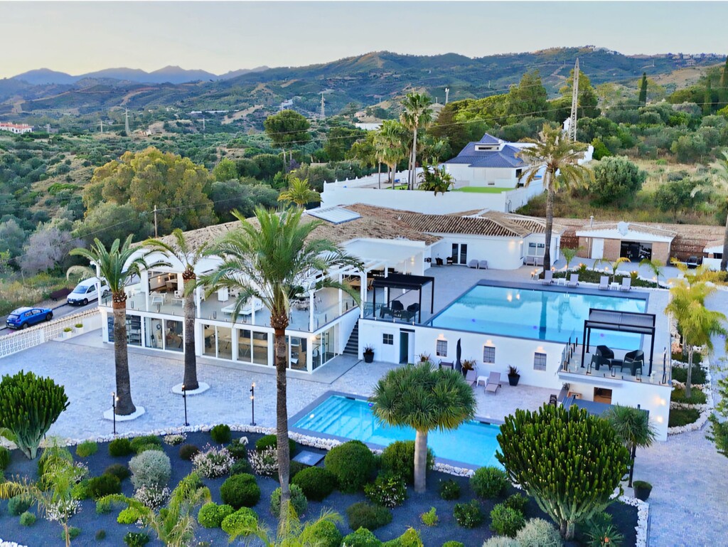 Elviria Luxury Villa_32.jpg