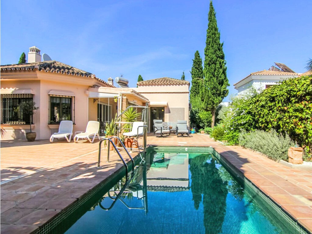 Fuengirola villa with pool_42