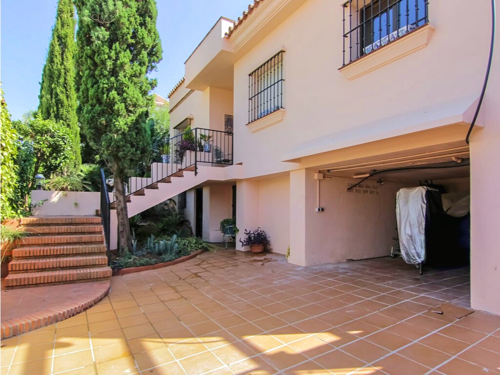 Fuengirola villa with pool_9
