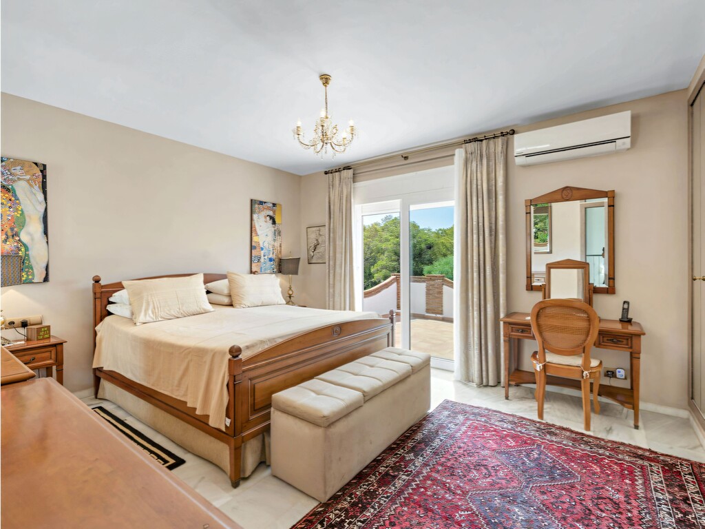 Mijas Costa Family Villa_38