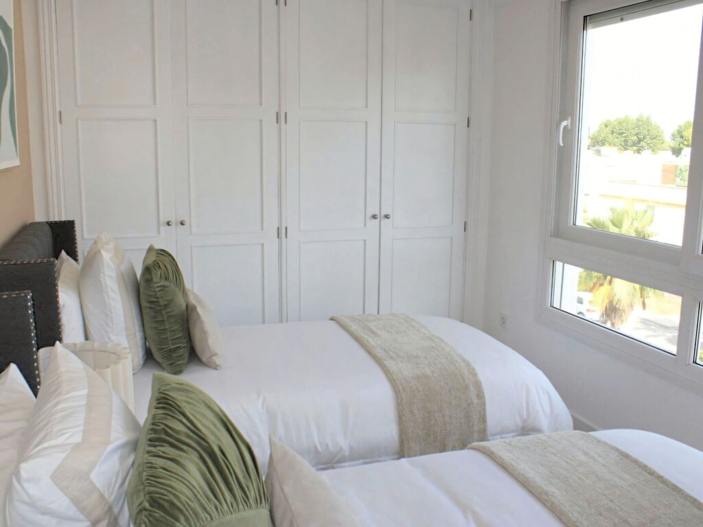 Las Ca&ntilde;as Beach Golden Mile Marbella_13