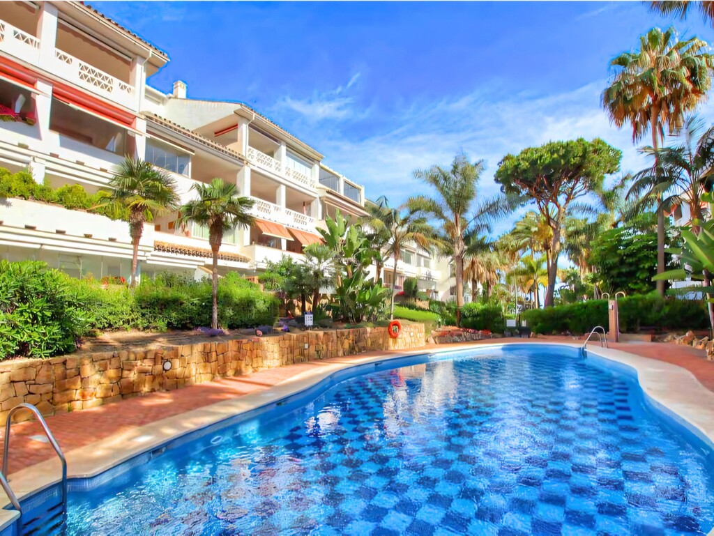 Las Ca&ntilde;as Beach Golden Mile Marbella_24