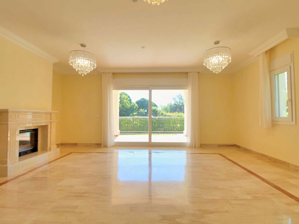 Guadalmina Frontline Golf Villa_15