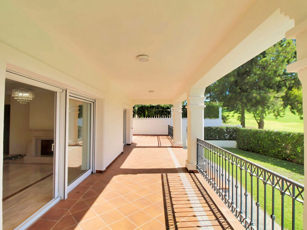 Guadalmina Frontline Golf Villa_13