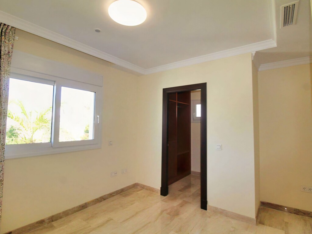 Guadalmina Frontline Golf Villa_25