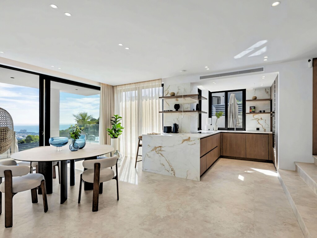 Newly built Benalm&aacute;dena villa_47