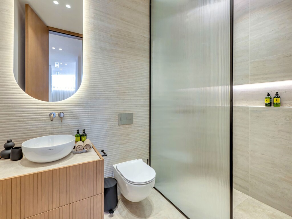 Newly built Benalm&aacute;dena villa_23