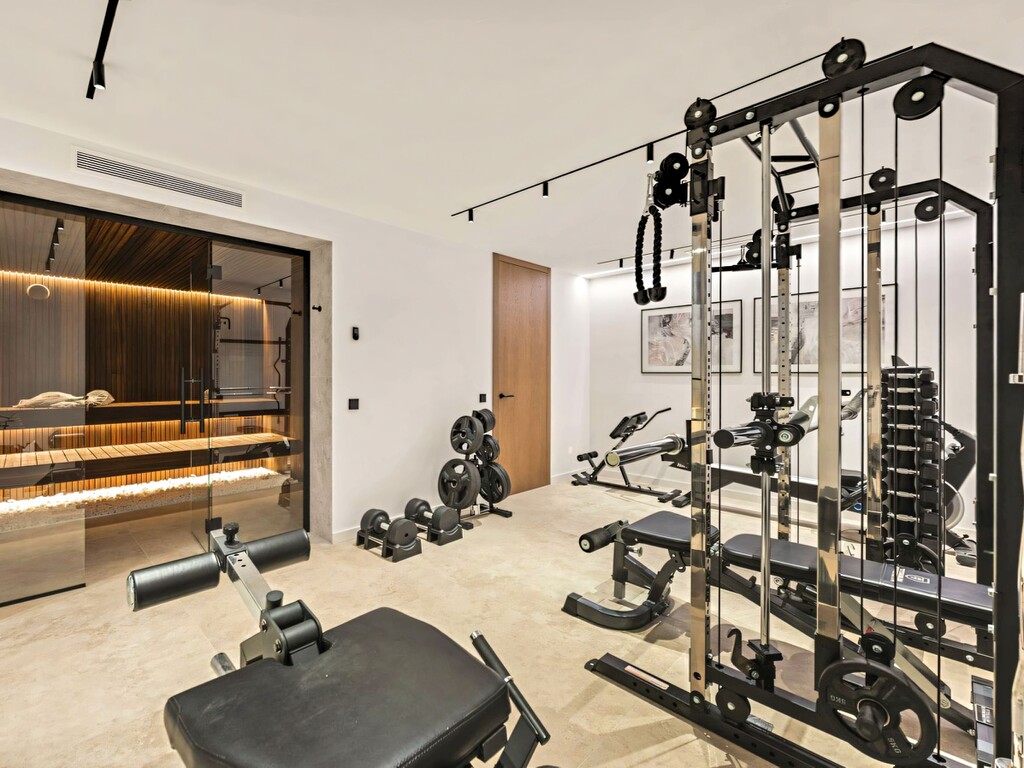 Newly built Benalm&aacute;dena villa_33