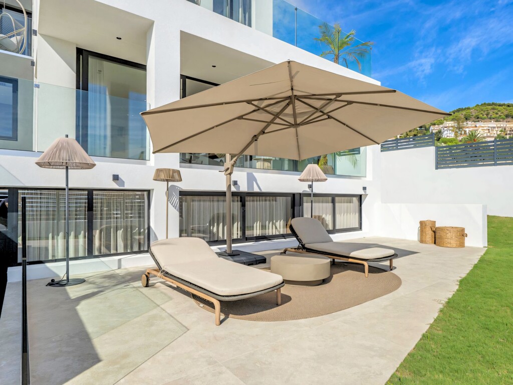 Newly built Benalm&aacute;dena villa_4