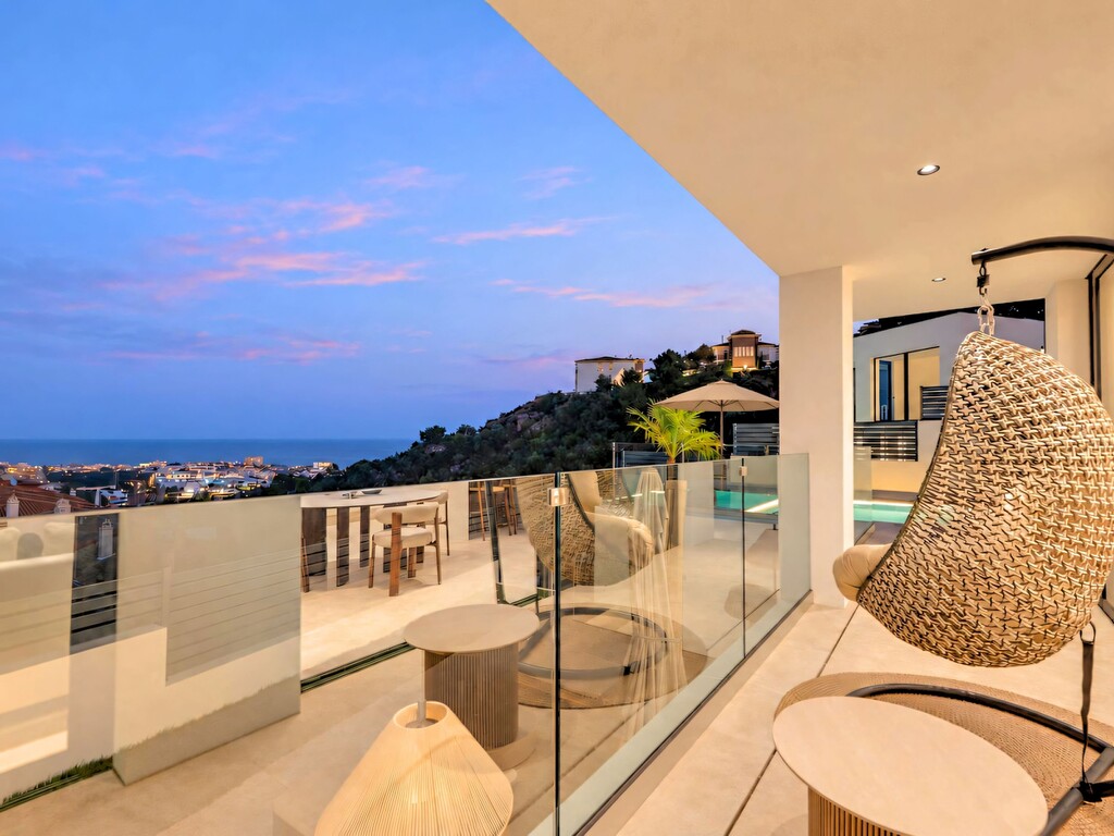 Newly built Benalm&aacute;dena villa_7