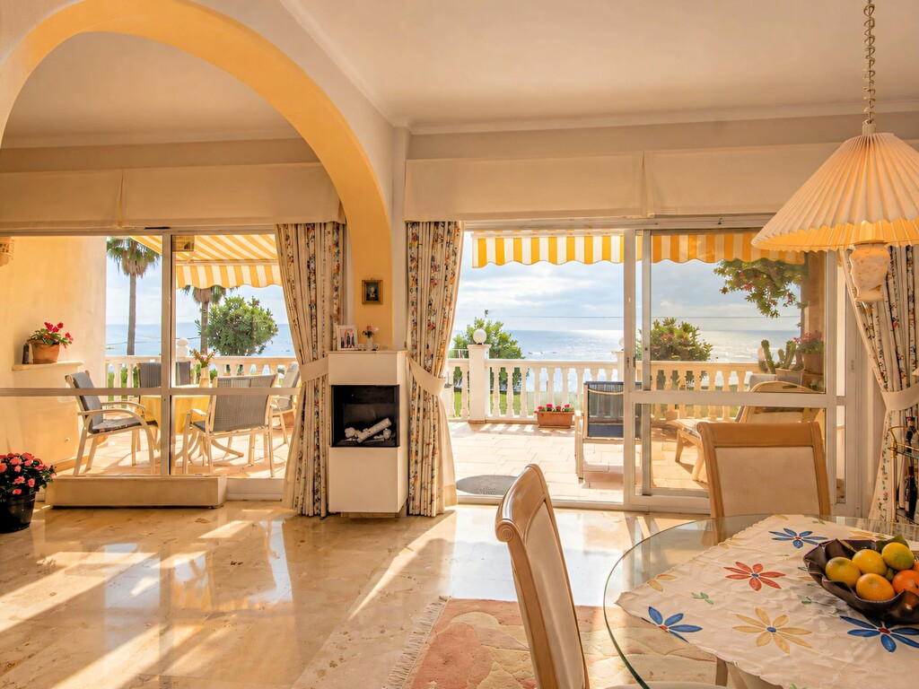 Beachfront Calahonda_1