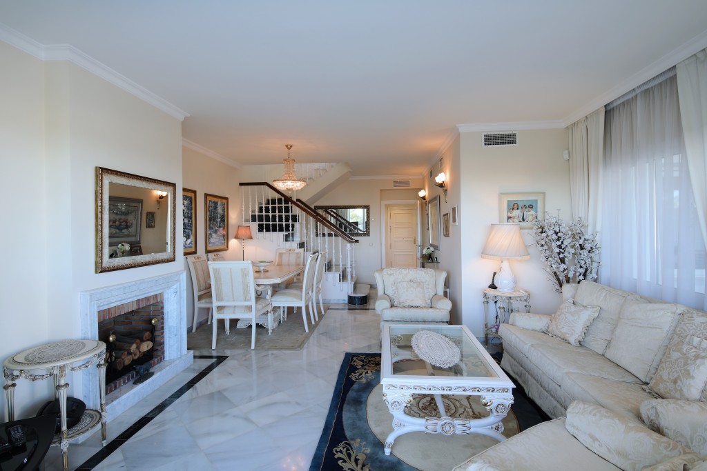 6301EBD9-8467-47CD-9E20-CDF92A1E0C0D