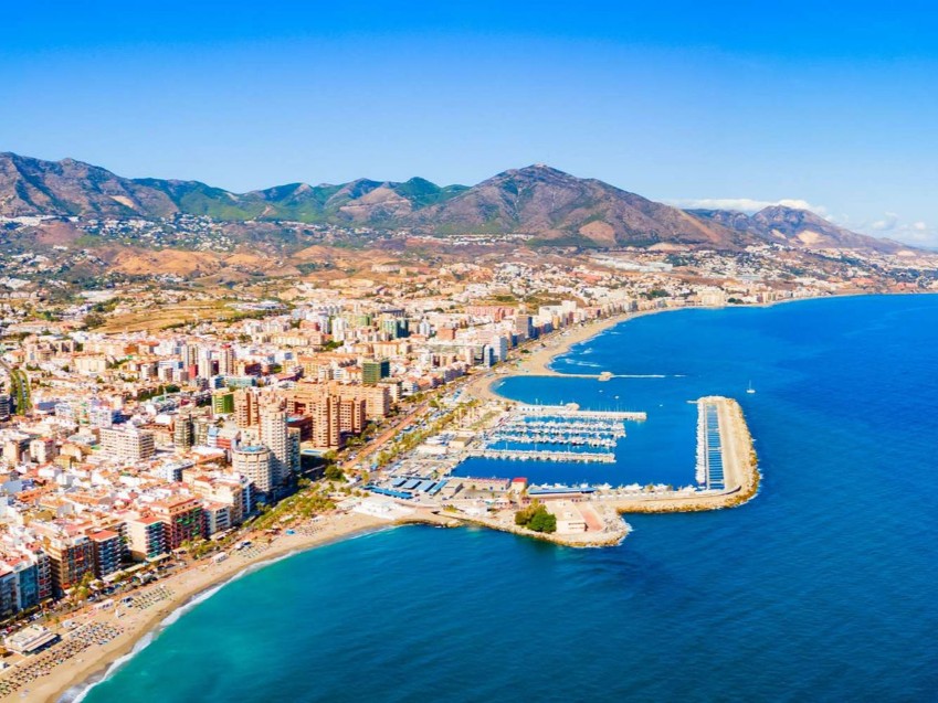 Fuengirolas kustlinje Flygfoto över Fuengirolas kustlinje.