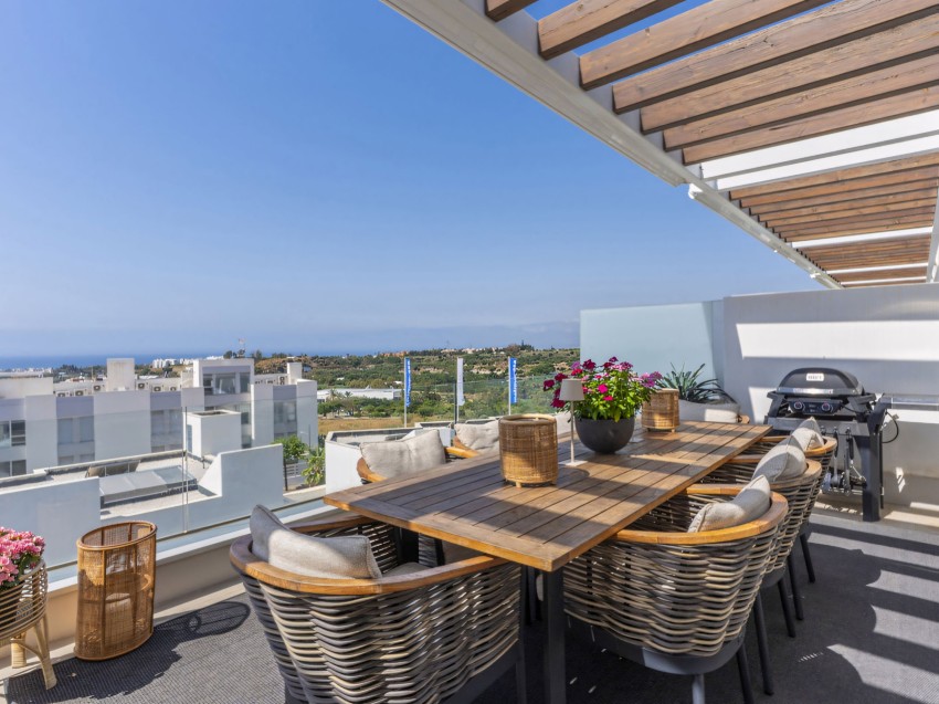 Takvåning i två plan i Le Mirage 3, Cancelada Rymlig takvåning med tre sovrum, två terrasser, öppen utsikt samt tillgång till pool, spa och gym