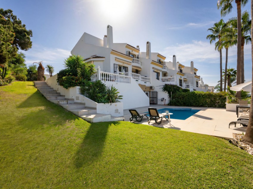 Jardines Colgantes hus med pool Radhus med privat pool i Jardines Colgantes Calahonda